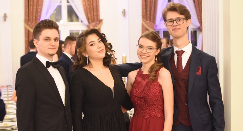 Studniówka 2022 Włocławek: Zespół Szkół Katolickich im. Jana Długosza cz. 2