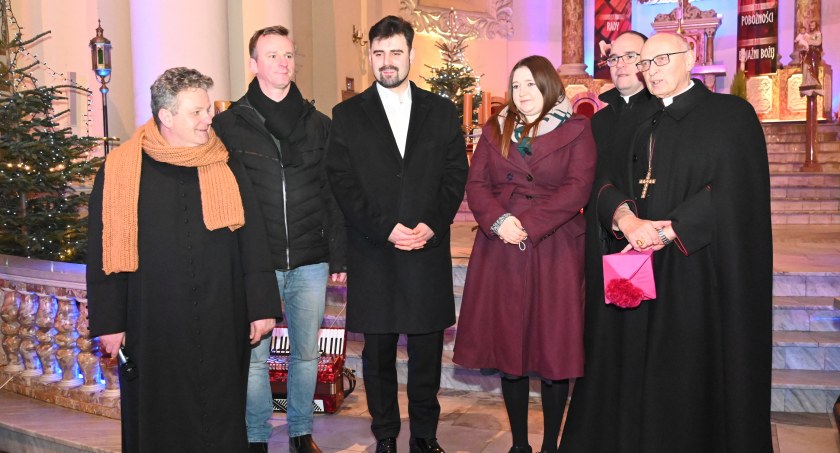 Koncert Kolęd  na 100 lecie parafii św. Stanisława we Włocławku [ZDJĘCIA]