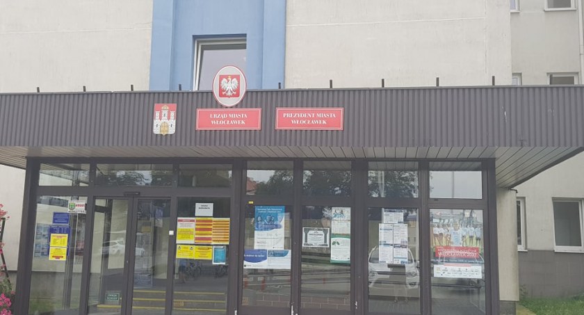 Nietrzeźwy urzędnik ratusza. Interweniowała policja
