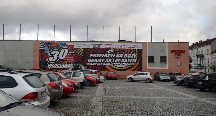 Parking przed Urzędem Miasta Włocławek zamknięty. Którędy jeszcze nie przejedziesz?