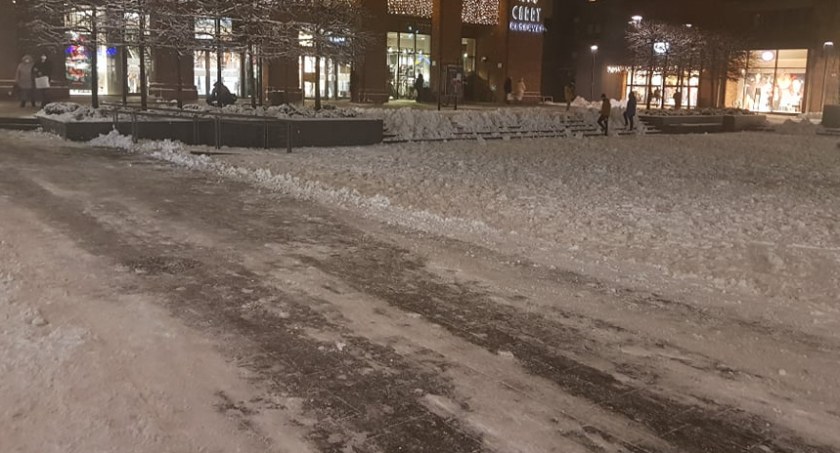 Włocławek i okolice: Ślizgawka na drogach i chodnikach