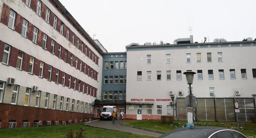 Koronawirus w szpitalu we Włocławku. Zawieszono przyjęcia na dwa oddziały