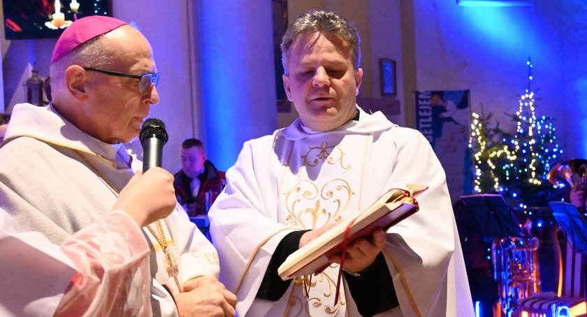 Koncert Kolęd Myśliwi dla Społeczeństwa na 100 lecie w kościele Św. Stanisława BM we Włocławku (ZDJĘCIA)