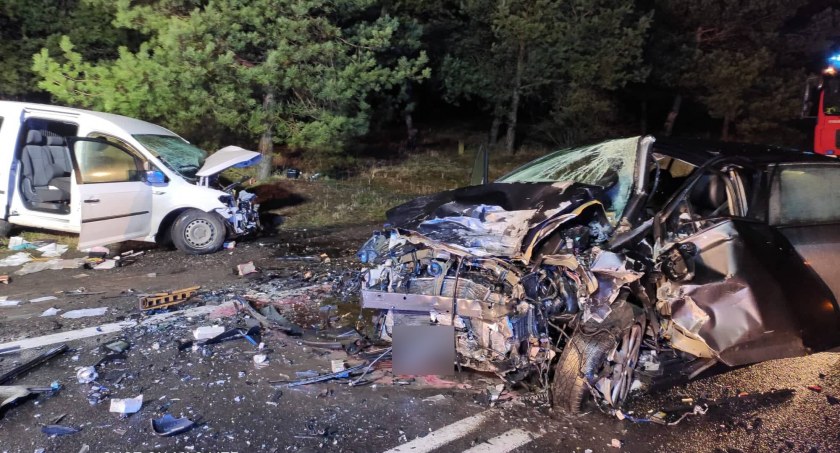Śmiertelny wypadek w Modzerowie w Gminie Włocławek. Nie żyje kierowca volkswagena