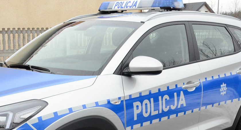 Włocławek: Uderzył bmw w słup latarni.  Miał ponad 3 promile