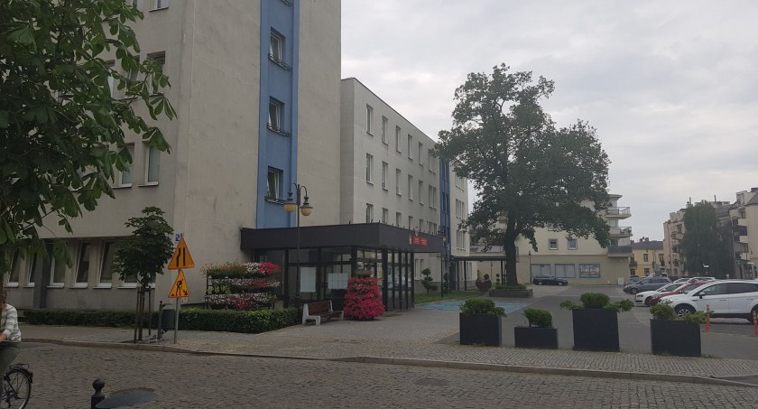 Włocławek: Alarm o podłożeniu ładunków wybuchowych w ratuszu