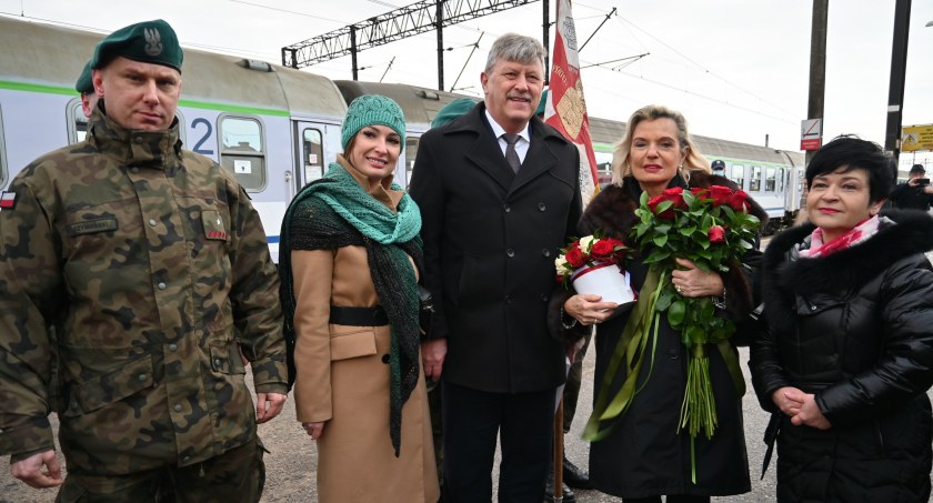 Premiera pociągu Anders we Włocławku. Córka generała Władysława Andersa odwiedziła nasze miasto