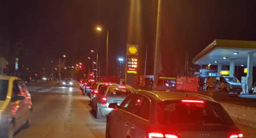 Szturm we Włocławku i okolicach na stacje paliw. Ostra reakcja Orlenu na ceny paliw [VIDEO]