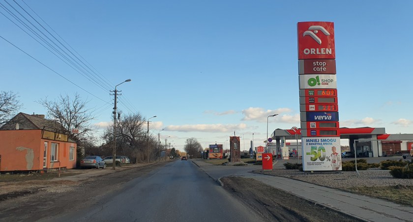 Wysokie ceny paliw we Włocławku. Będą kontrole. Ceny nie spadły do poziomu sprzed inwazji na Ukrainę