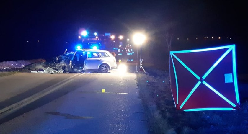 Tragiczny wypadek w regionie. Nie żyje kierowca audi [ZDJĘCIA]