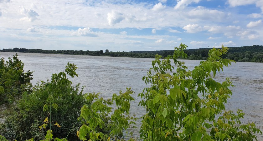 Poszukiwania 19-latki nad Wisłą we Włocławku. Służby znalazły zwłoki innej kobiety. Co z nastolatką?
