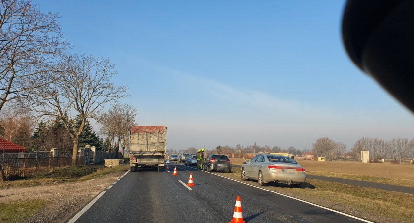 Zderzenie trzech pojazdów pod Włocławkiem