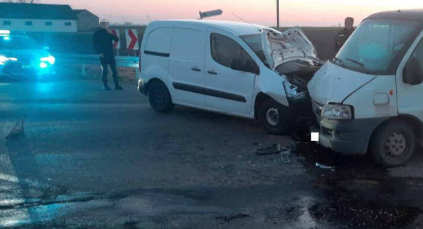 Zderzenie citroena z fiatem ducato w regionie [ZDJĘCIA]