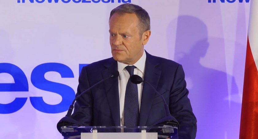 Szef PO Donald Tusk postuluje 20 procent podwyżki dla budżetówki. Kto miałby dostać większe pieniądze?