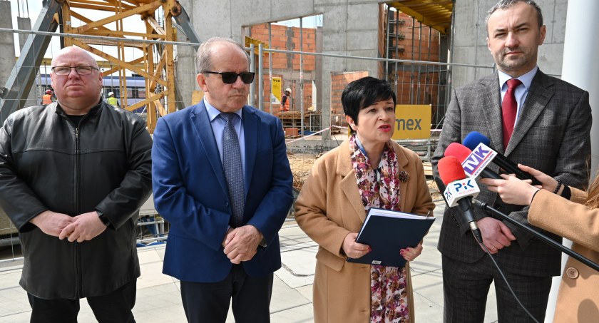 Włocławek: Samorząd nie sięgnął po środki na rozwój połączeń kolejowych?