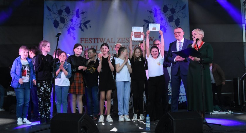 VI Festiwal Zespołów Folklorystycznych w Brześciu Kujawskim [ZDJĘCIA]