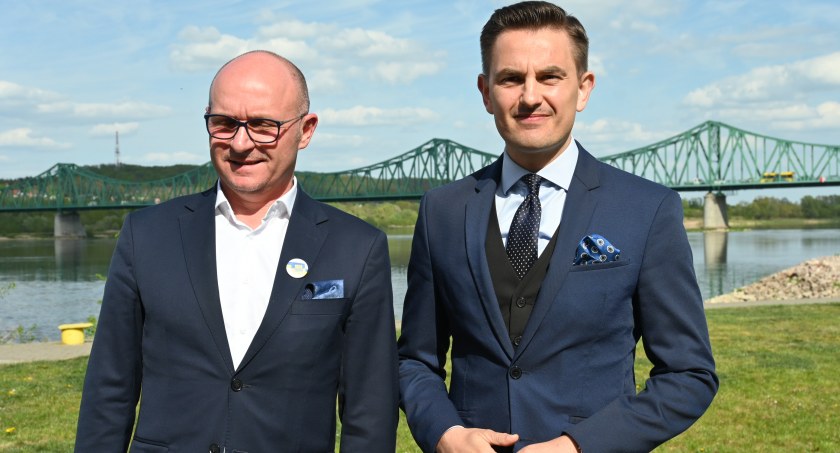 Działacze Platformy Obywatelskiej apelują o pieniądze z KPO