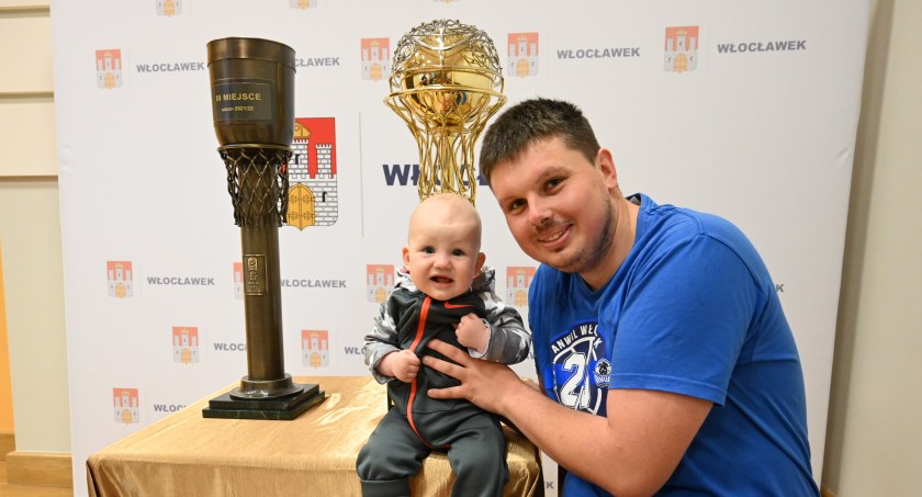 Można obejrzeć puchary  ANWIL Włocławek