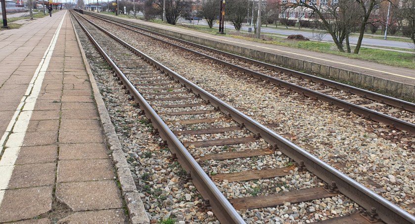 Tragedia na torach na Zazamczu. Policja ustaliła tożsamość ofiary. Miała jedynie 14-lat