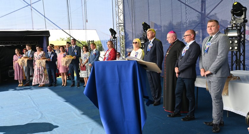 Dożynki Wojewódzkie na lotnisku w Kruszynie cz. 1 [ZDJĘCIA]