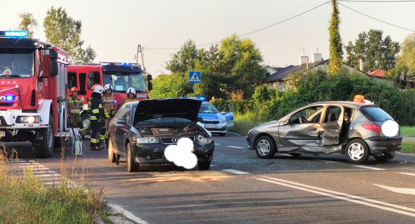 Wypadek w Fabiankach. Dwie osoby trafiły do szpitala