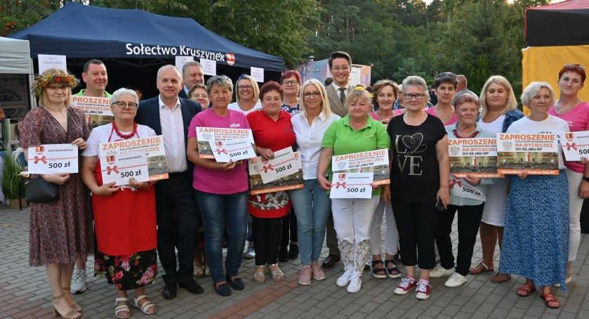 Festiwal Ciasta Drożdżowego oraz Narodowe Czytanie w Smólniku [ZDJĘCIA]