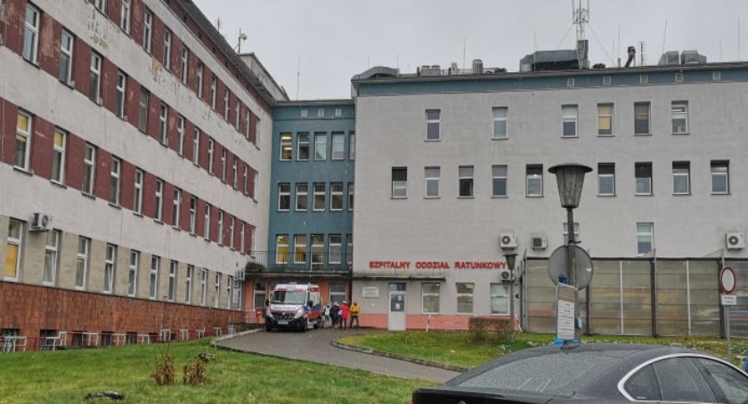 Szpital we Włocławku podaje termin wznowienia przyjęć. Prosi o kontakt pacjentów Oddziału Rehabilitacji Kardiologicznej