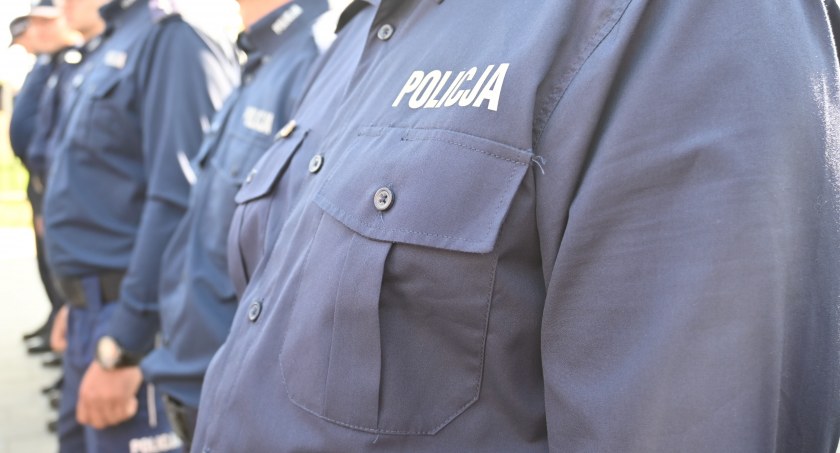 Pijana w sztok kobieta wiozła dwójkę dzieci. Spowodowała wypadek na A1