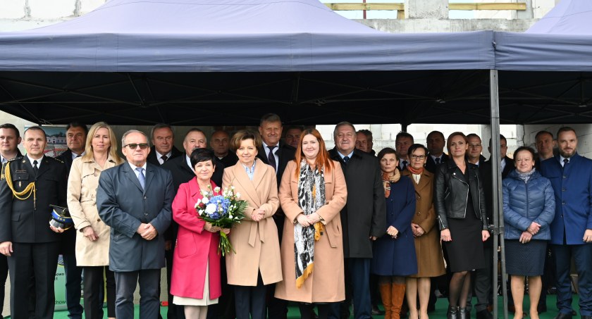 Wmurowanie kamienia węgielnego pod  Centrum Aktywności Międzypokoleniowej w Baruchowie