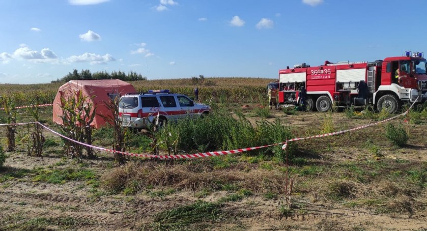Wyciek z rurociągu Przyjaźń w gminie Chodecz. Na miejscu służby PERN, straż i policja