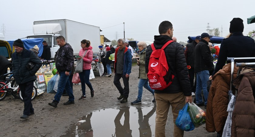 Pchli Targ we Włocławku. Trwają przygotowania do Wszystkich Świętych [ZDJĘCIA]