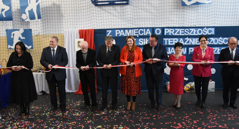 Wielka radość w Śmiłowicach. Nowa sala gimnastyczna otwarta [ZDJĘCIA, VIDEO]