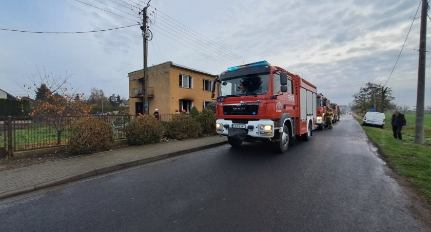Tragiczny pożar w Dobrem. Nie żyje 61 latka