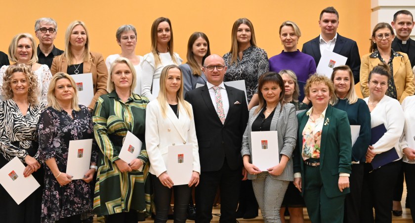 Dzień Pracownika Socjalnego we Włocławku. Były podziękowania i listy gratulacyjne [ZDJĘCIA]