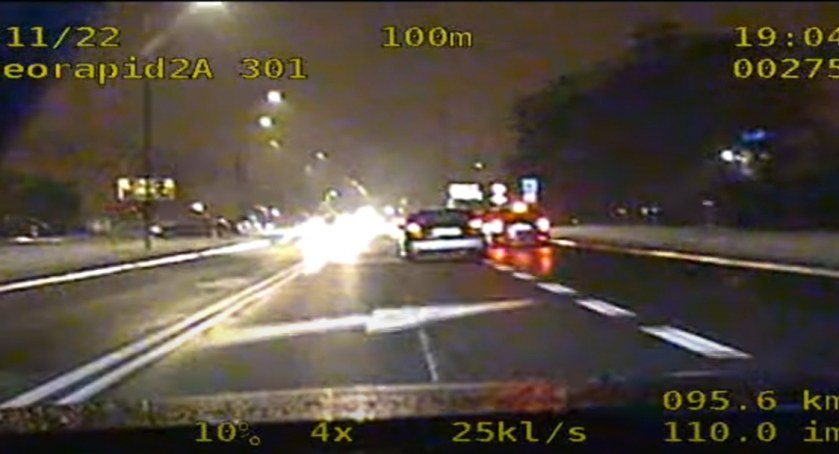 Pijana 42-latka spowodowała kolizję. Potem uciekała przed policją [VIDEO]