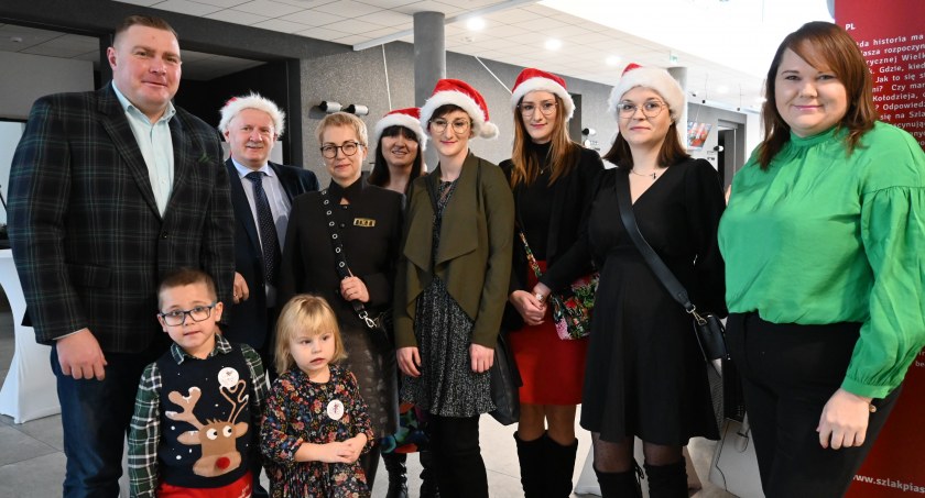 Spotkanie Bożonarodzeniowe w BCKiH Wahadło z dziećmi z rodzin pieczy zastępczej 