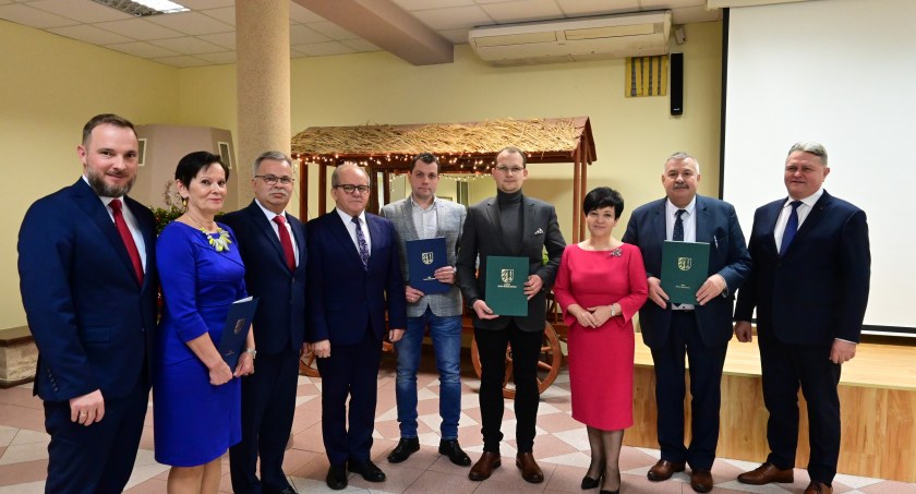 Uroczyste podpisanie umów na kolejne inwestycje w Gminie Baruchowo