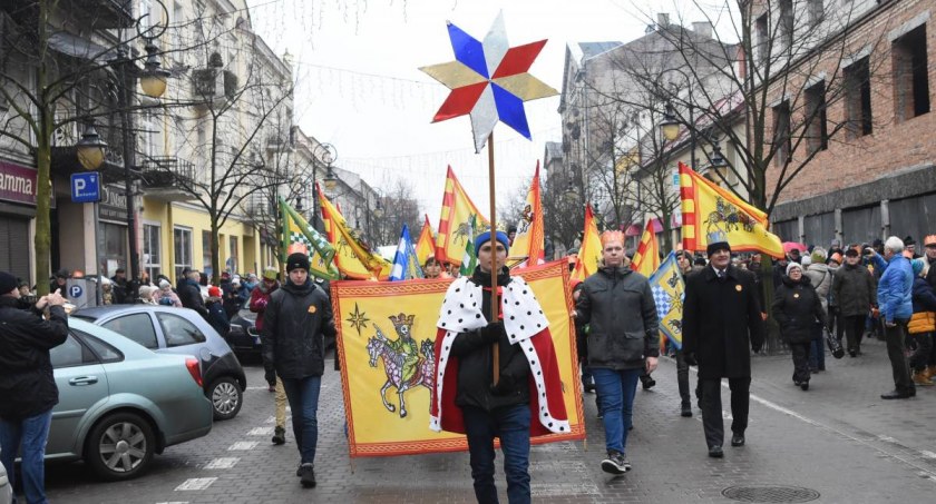 Orszak Trzech Króli przejdzie ulicami Włocławka. Jak będzie wyglądał w tym roku [PROGRAM]