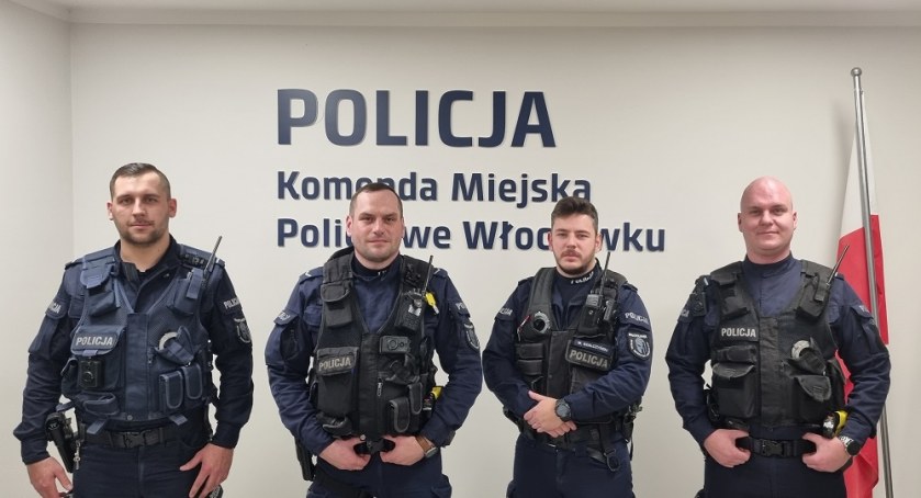 2 latkowie siedzieli na parapecie na trzecim piętrze w centrum Włocławka. Policjanci zapobiegli tragedii