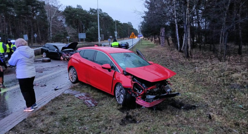 Wypadek na DK91. Dwie osoby w szpitalu 