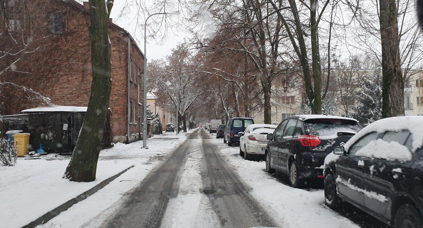 IMGW wydało kolejne ostrzeżenie. Będzie bardzo ślisko na drogach Włocławka i okolic