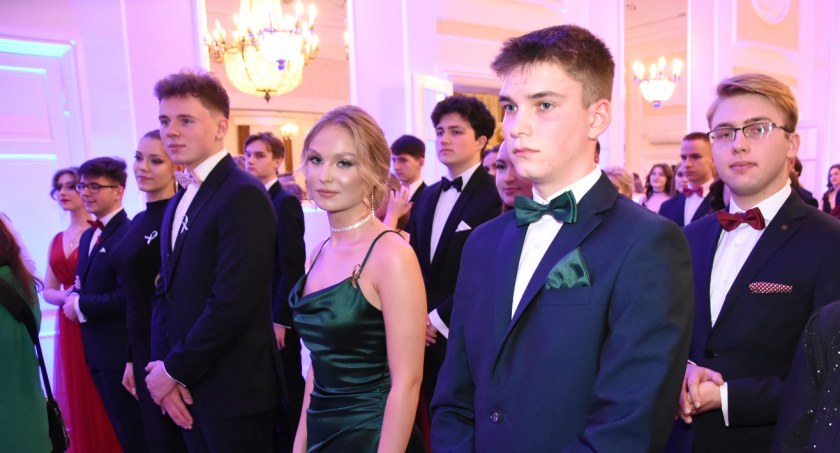 Studniówka 2023 Włocławek: Liceum im. Ziemi Kujawskiej cz. 2 [ZDJĘCIA]