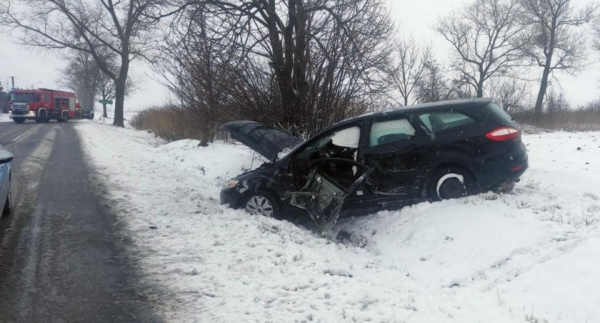 Wypadek w regionie. Jedna osoba w szpitalu [ZDJĘCIA]