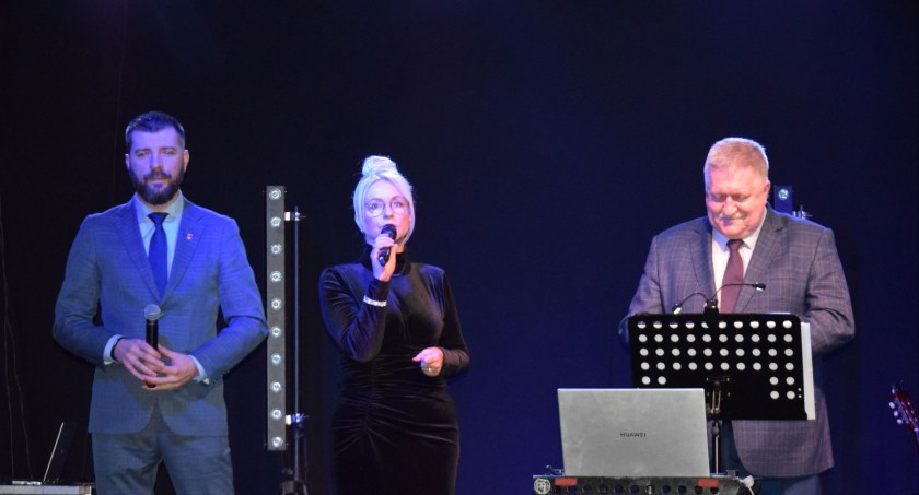 Koncert wspomnień z łezką w oku w Kruszynie [ZDJĘCIA]