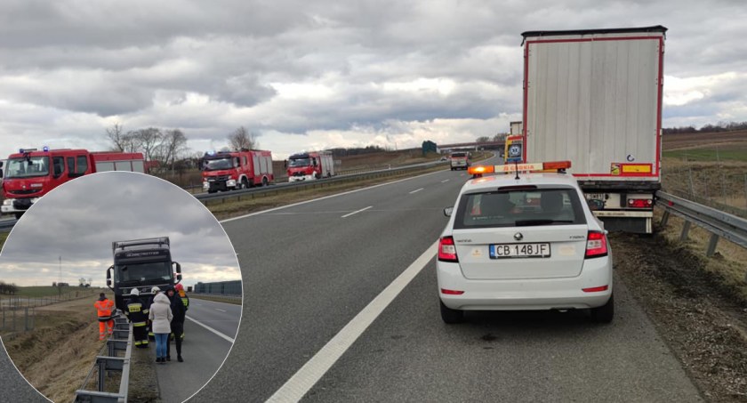 Ciężarówka wjechała w bariery na A1 pod Włocławkiem