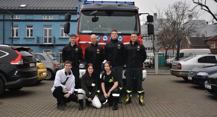 ZE STRAŻAKAMI NA TY to projekt uczniów jednej z włocławskich szkół. Zachęcają do wstąpienia w szeregi straży 