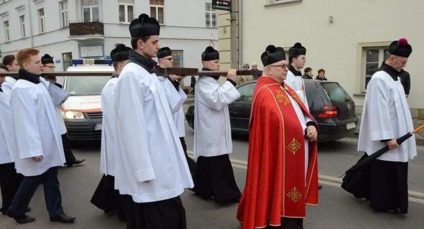 Ekstremalna Droga Krzyżowa 2023 we Włocławku. Pokonają ponad 30 kilometrów