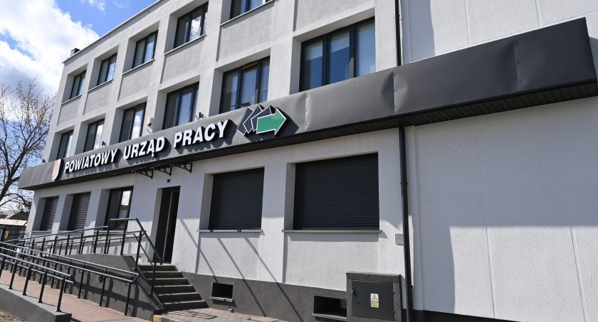 Są pieniądze do wzięcia z PUP we Włocławku. Jakie warunki?