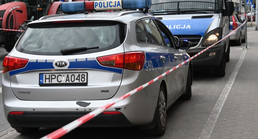 Pobili i okradli nastolatka w regionie. Musiał wyskoczyć z jadącego auta