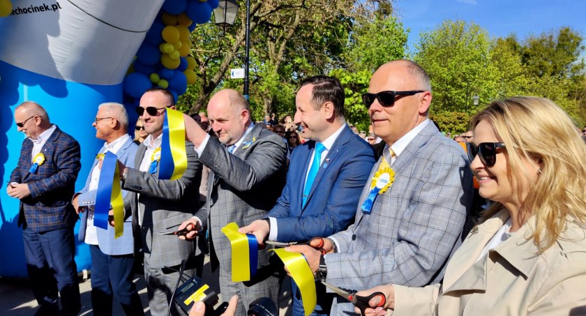 Wielkie otwarcie i parada majowa. Ciechocińskie tężnie ponownie zachwycają [ZDJĘCIA]